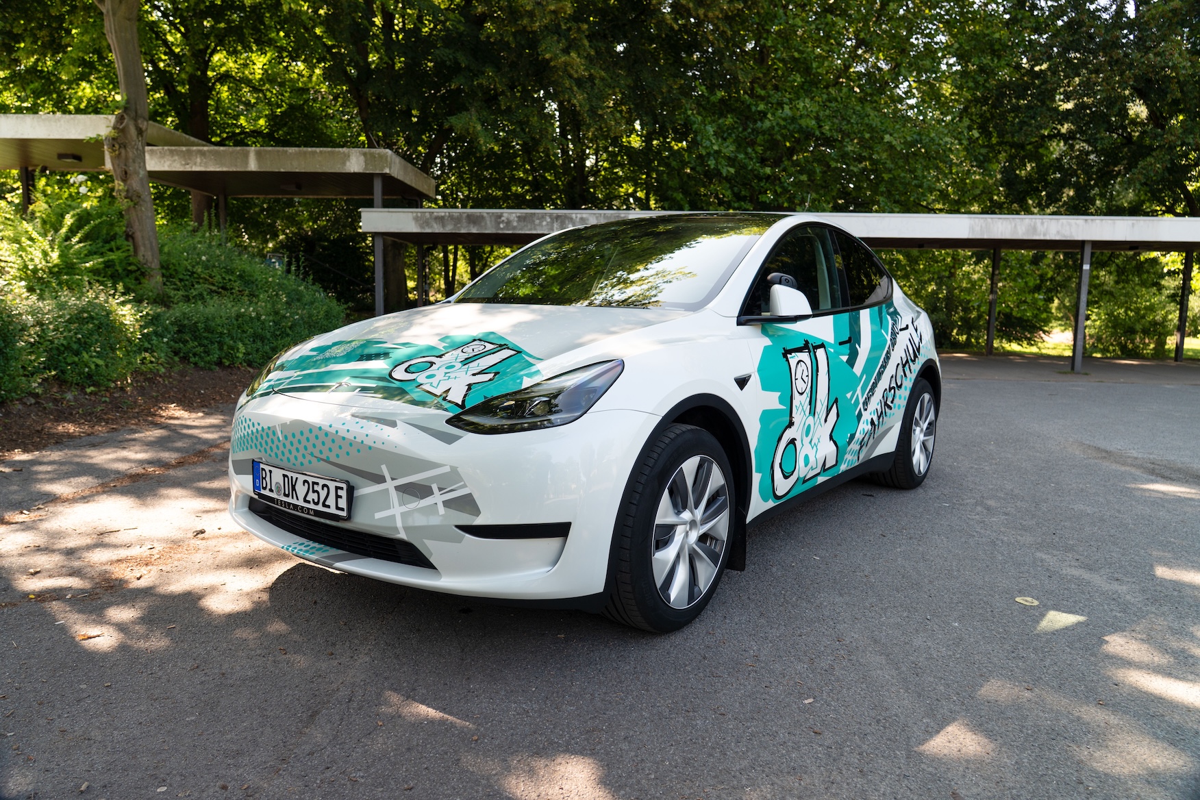 Tesla_Fahrschulauto