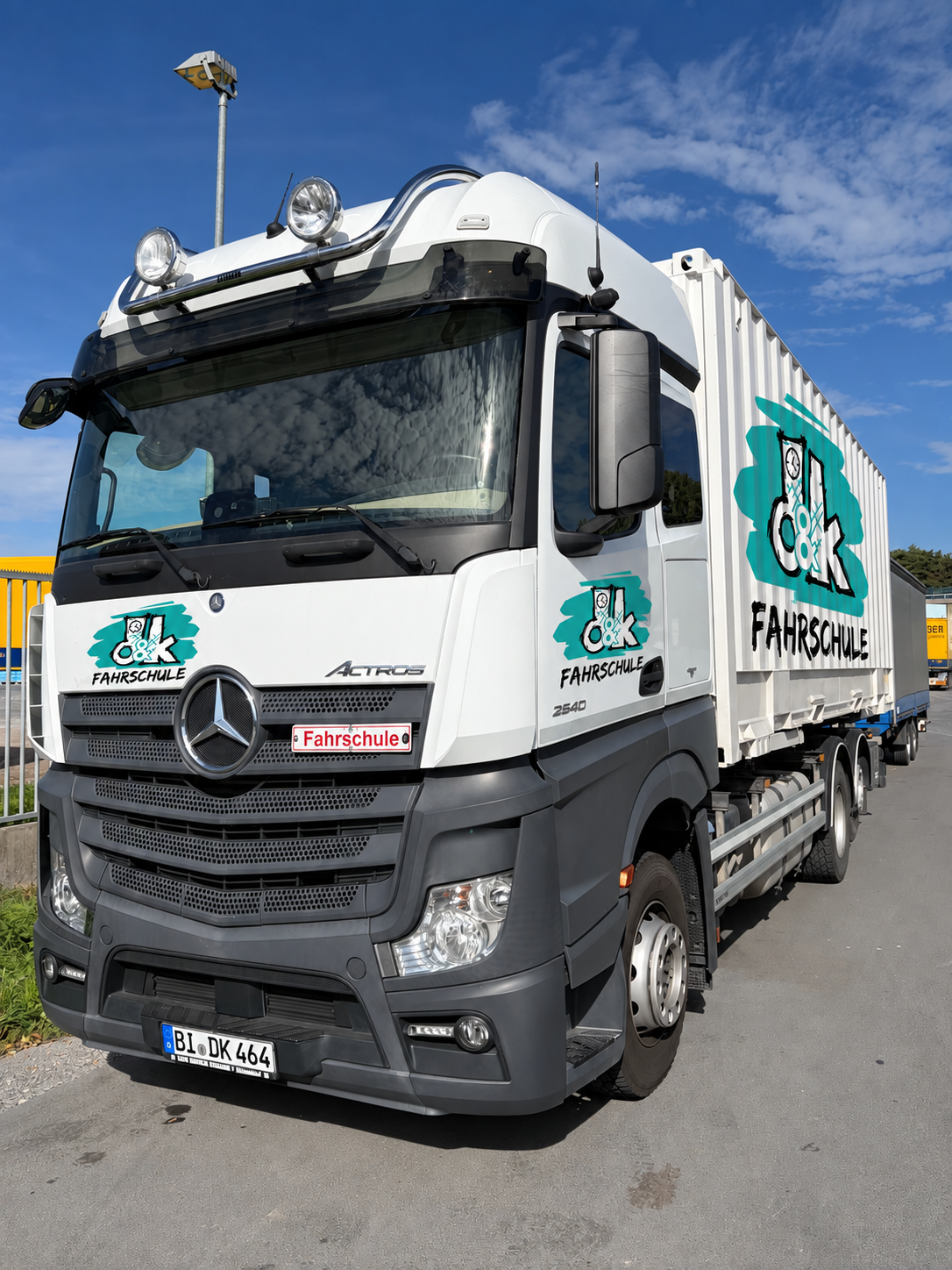 LKW BUS Führerschein Fahrschule DK LKW und BUS Führerschein bei Fahrschule D&K in Bielefeld